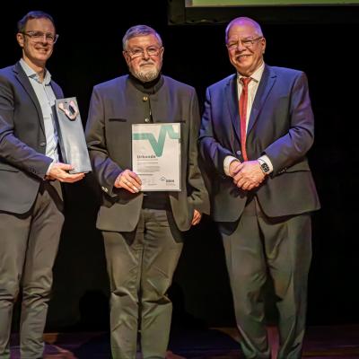 Mitte: Prof. Christian Bischoff (München) – DGKN-Ehrenmitglied 2026